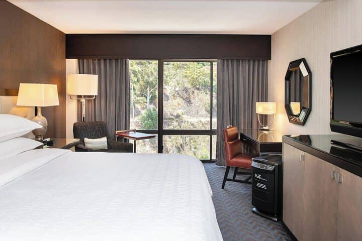 Room 36 of 114