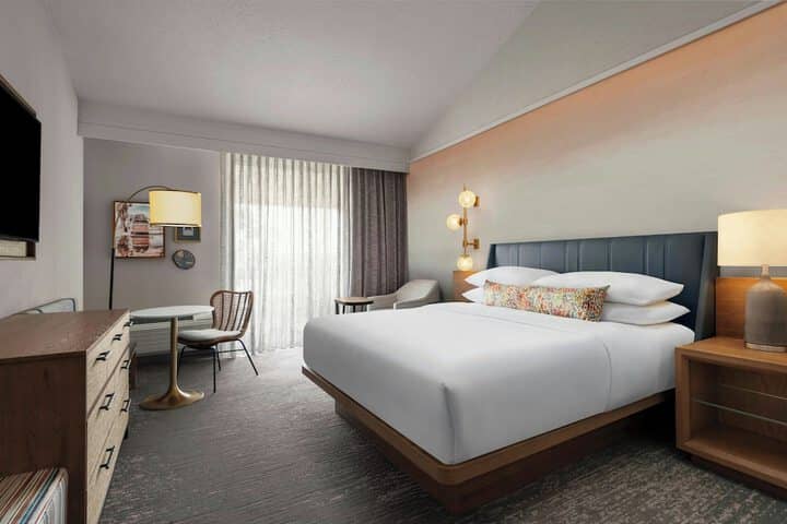 Room 52 of 224