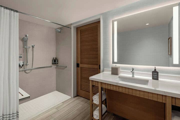 Room 80 of 224