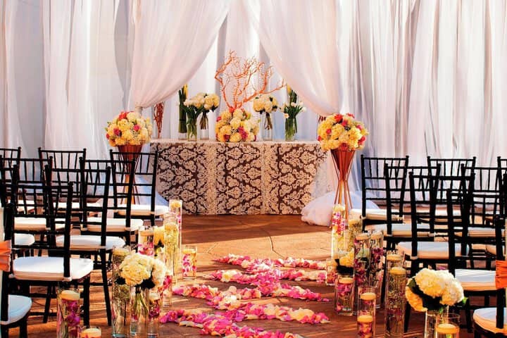 Ballroom/Hall 93 of 114