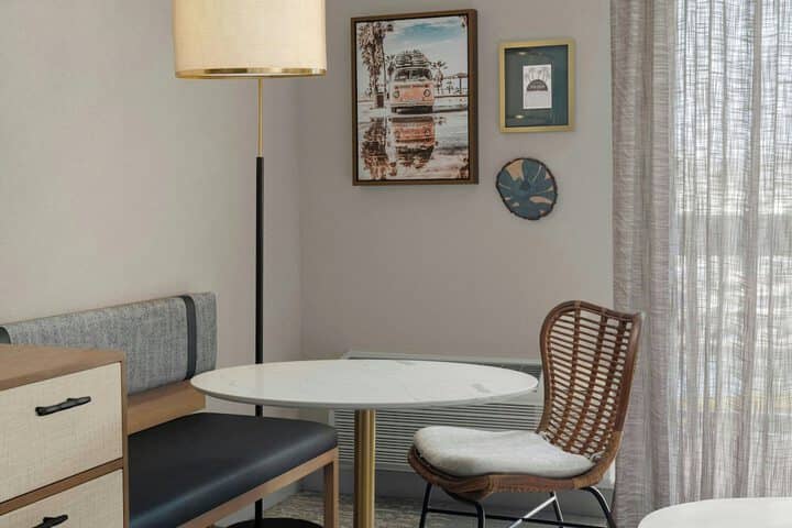 Room 43 of 224