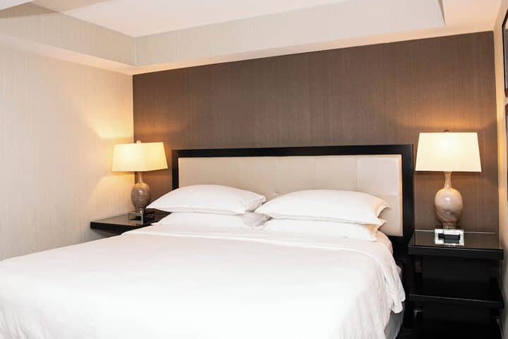 Room 18 of 114