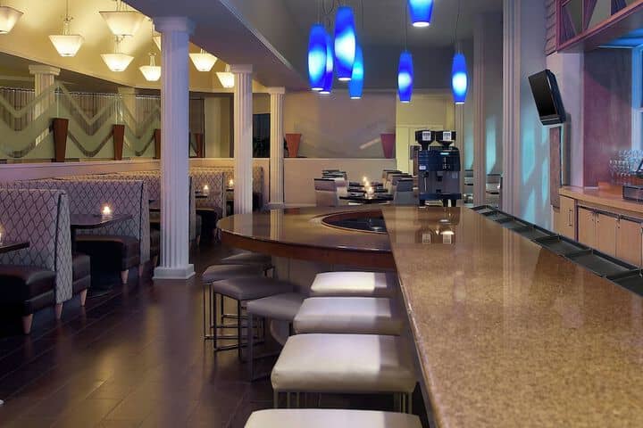 Lounge 86 of 114