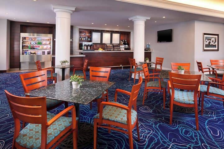Lounge 179 of 224