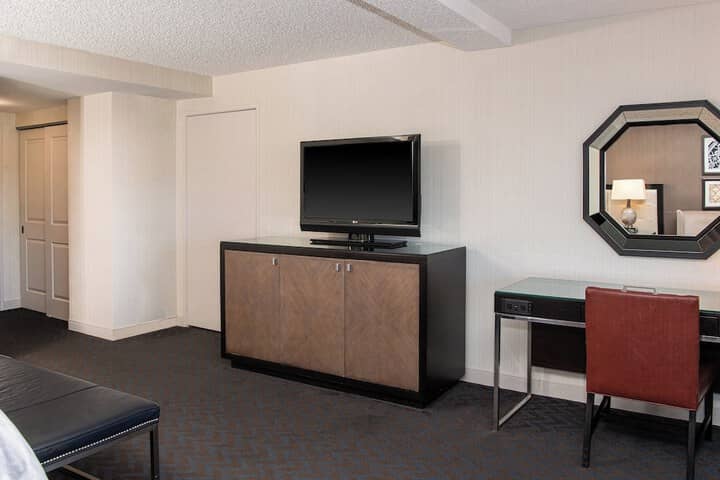 Room 38 of 114