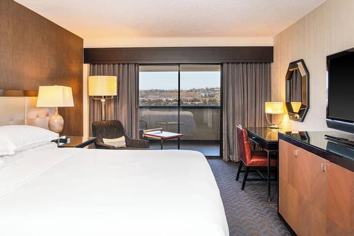 Room 34 of 114